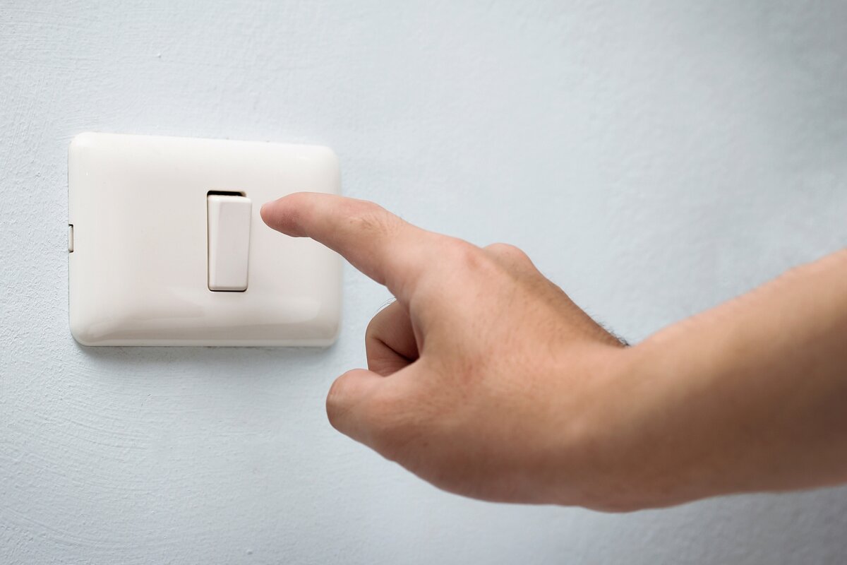Op zoek naar een goedkoper energiecontract? Sta stil bij de jaarlijkse vergoeding