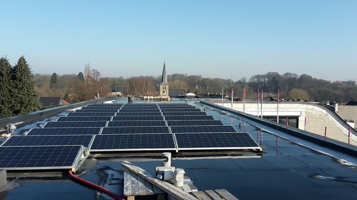 Gemeente Dilbeek plaatst 2500ste zonnepaneel op haar gebouwen