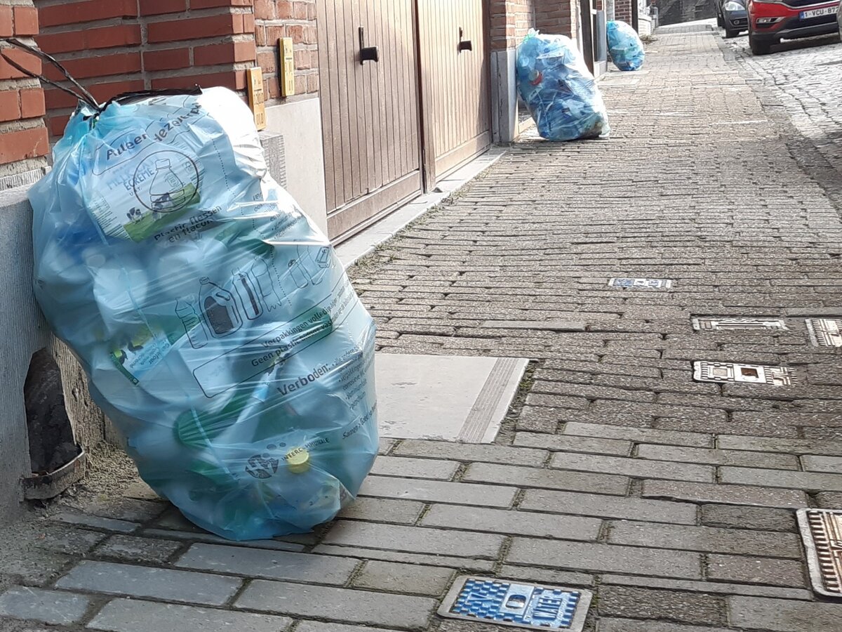 Sinis De andere dag Bengelen PMD-zakken blijven onbeperkt geldig | Dilbeek