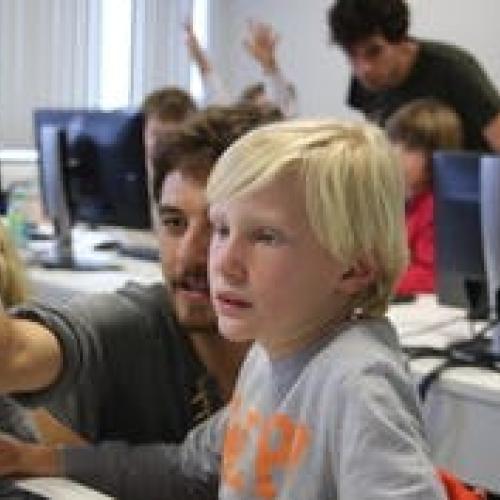 Leer programmeren met CodeFever in jouw buurt - ByteBusters Level 1 (8-11 jaar) © VZW CodeFever