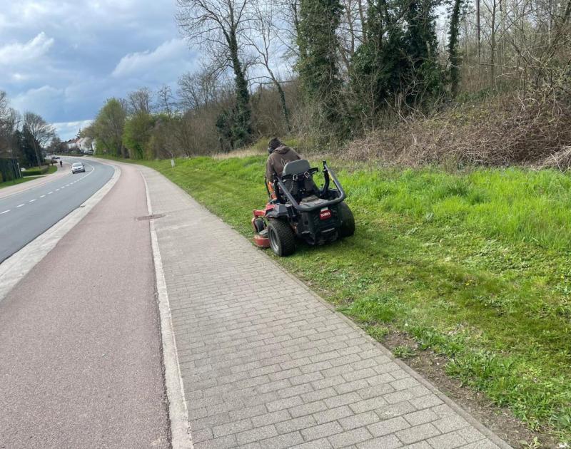 foto maaiende werkman