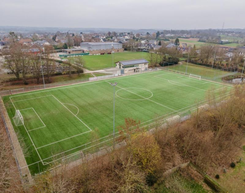 dronebeeld van sportterreinen Caerenbergveld