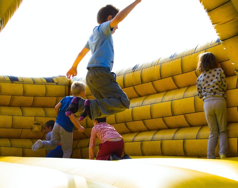 spel en ontmoeting: we vieren de zomer! © pexels