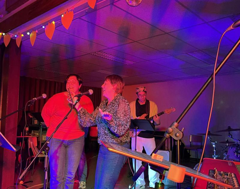 SingKaraoke2Help met liveband ten voordele van de Warmste Week © sing2help