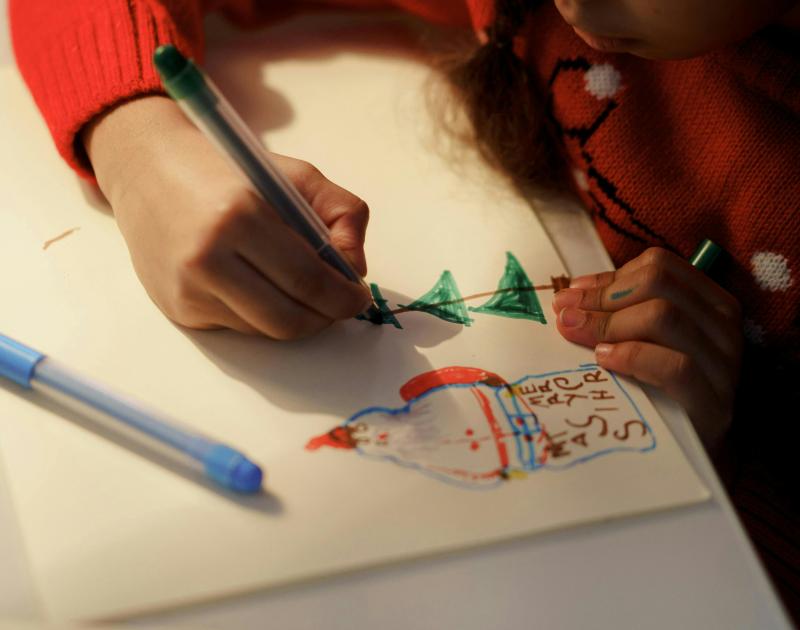 Huis van het Kind Dilbeek - Spel en ontmoeting - knutselen thema Kerst © pexels-cottonbro-6140206