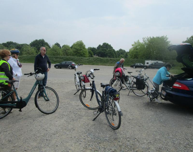 Al fietsend van Dilbeek richting Merchtem © all rights reserved