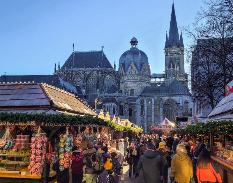 KERSTMARKT in AKEN  DAGUITSTAP met Okra Groot Bijgaarden © jg