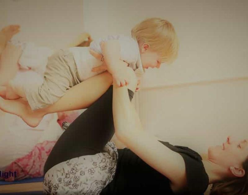 Toddler Yoga © Birthlight