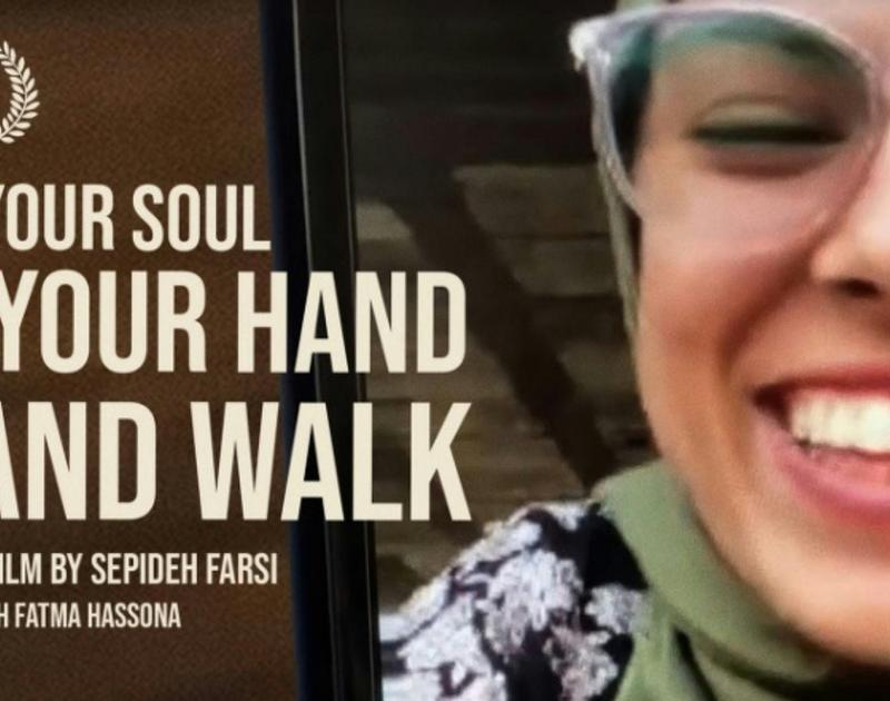 Put your soul on your hand and walk - Sepideh Farsi © onbekend