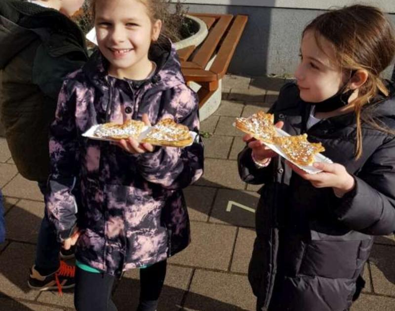 Een lekkere traktatie van het oudercomité! Mmm... dankjewel!