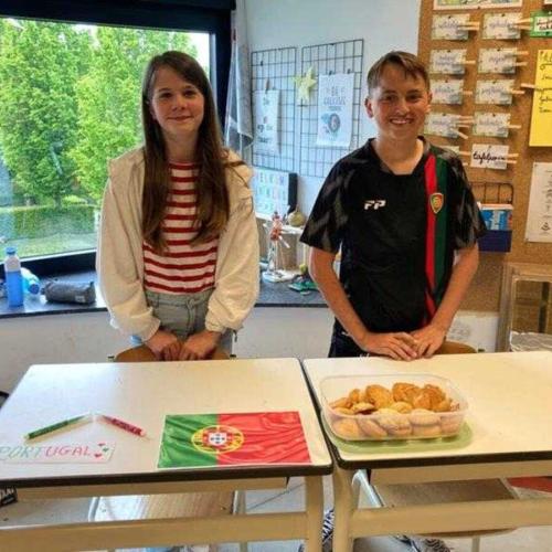 We openen een reisbureau!