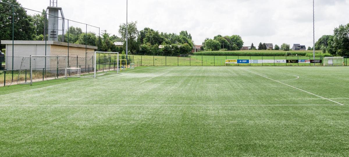 Lumbeekstraat voetbalveld kunstgras