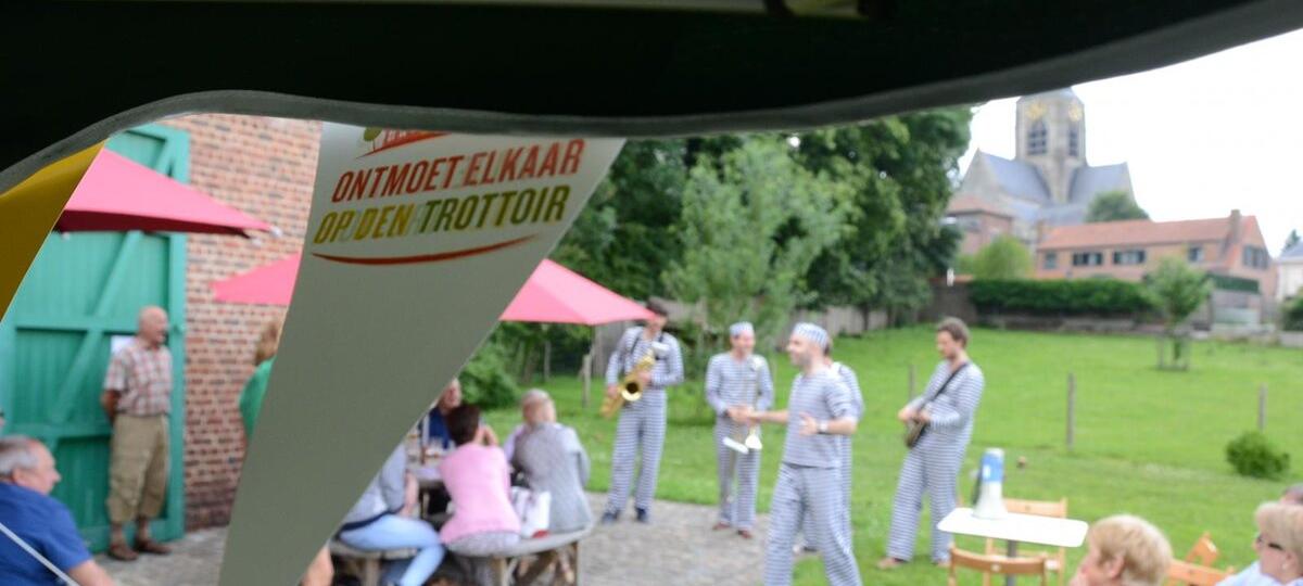 Ontmoet elkaar op den trottoir